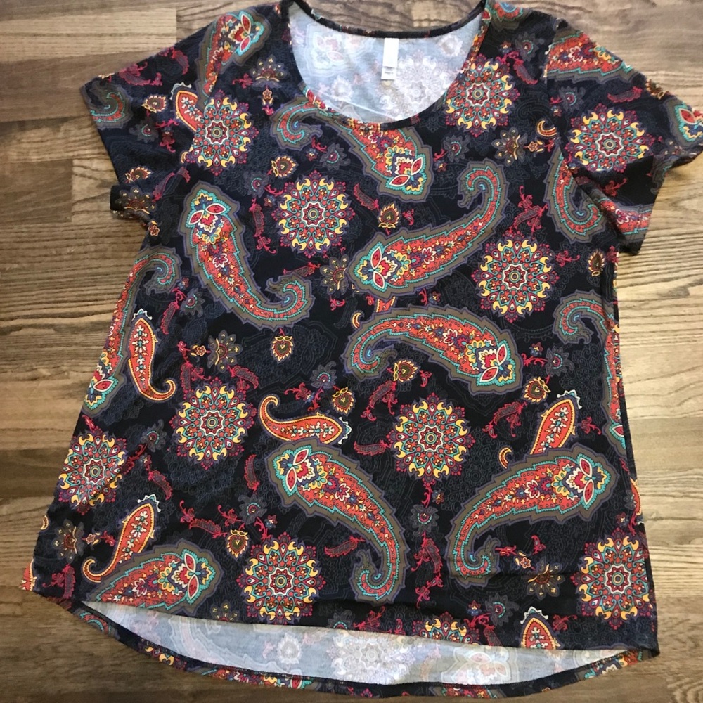 LuLaRoe Classic T!!! 3X PAISLEY 😍😍